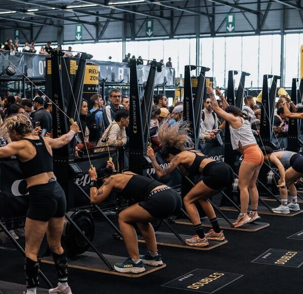 10 000 personnes sont attendues ce week-end Porte de Versailles à Paris pour une compétition d'Hyrox. La discipline se développe fortement en France depuis un peu plus d'un an.